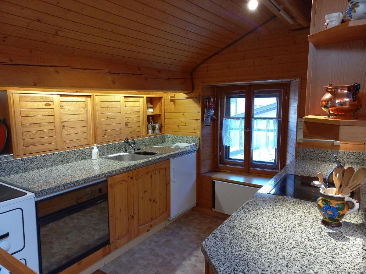 Confortevole Mansarda Di Montagna Poschiavo Bagian luar foto