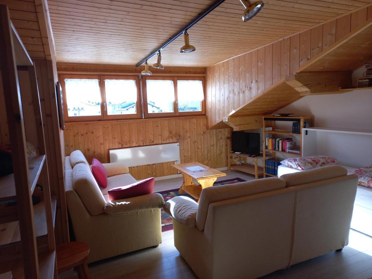 Confortevole Mansarda Di Montagna Poschiavo Bagian luar foto