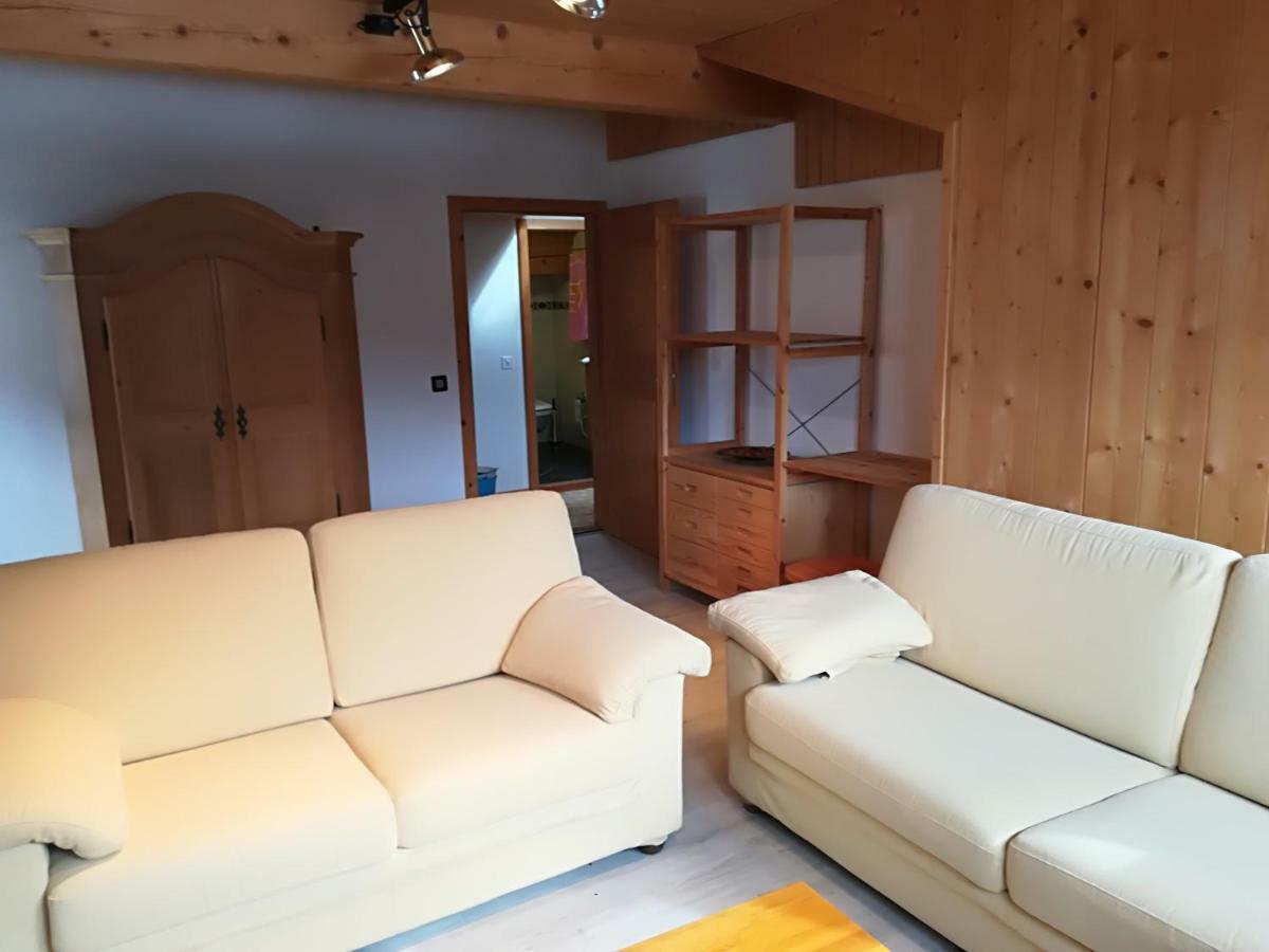 Confortevole Mansarda Di Montagna Poschiavo Bagian luar foto