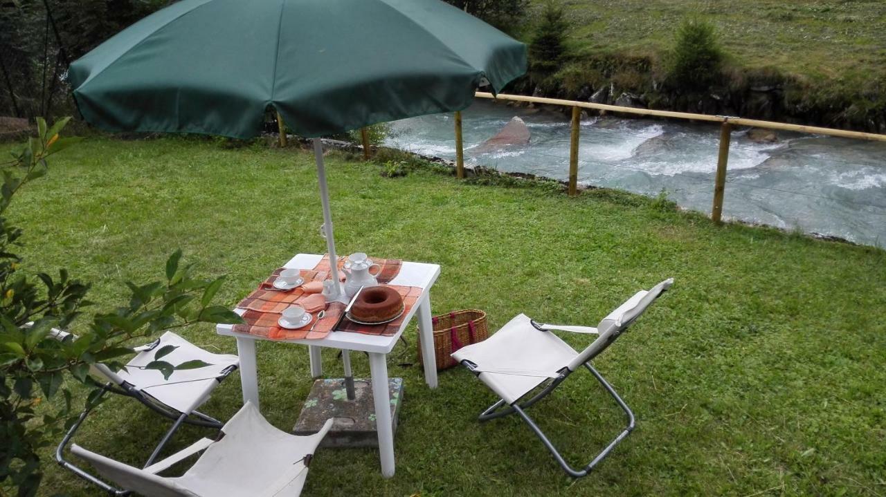 Confortevole Mansarda Di Montagna Poschiavo Bagian luar foto