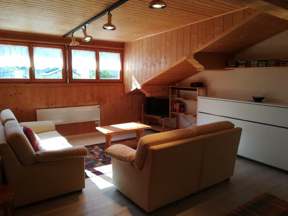 Confortevole Mansarda Di Montagna Poschiavo Bagian luar foto