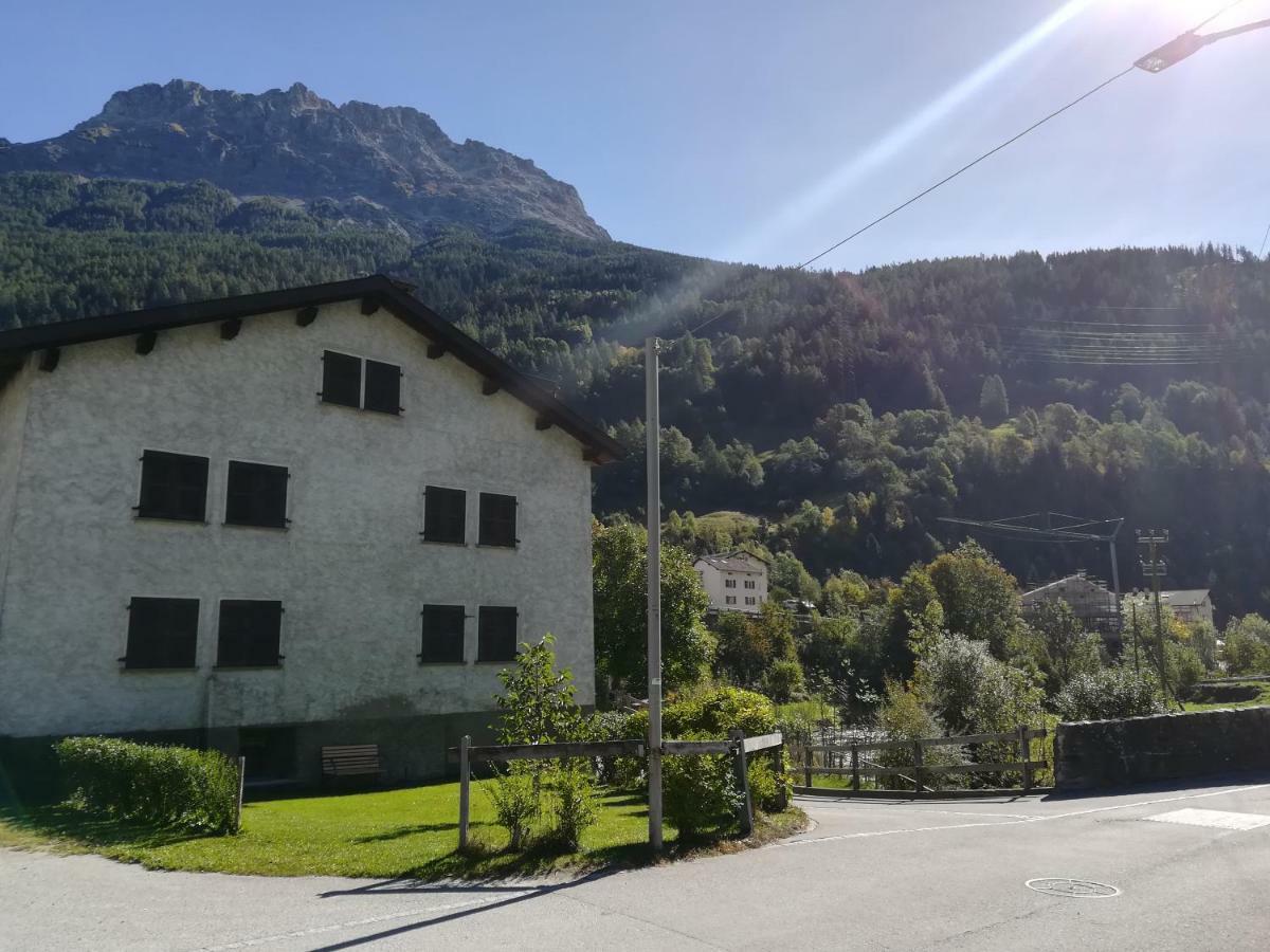 Confortevole Mansarda Di Montagna Poschiavo Bagian luar foto